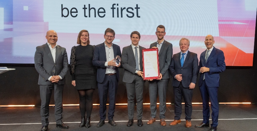 Foto von der Auszeichnung der Engel Austria GmbH mit dem Staatspreis Innovation 2024 durch Bundesminister Kocher