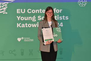 Gewinnerin des 1. Preises beim European Union Contest for Young Scientists - EUCYS, Lamia Music 