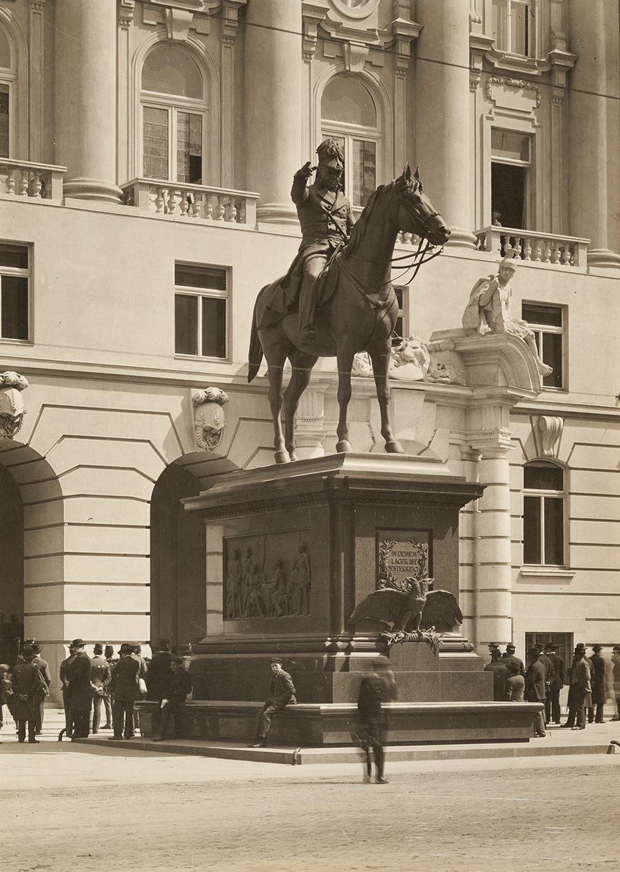 Radetzky-Statue vor dem Kriegsministerium, 1915