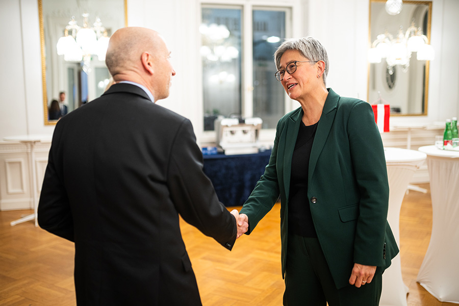 Bundesminister Martin Kocher mit der australischen Außenministerin Penny Wong